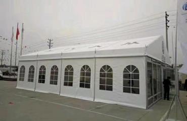 南昌展覽慶典一站式租賃服務(wù) 大棚、桌椅、帳篷、鐵馬與紡織品清潔全攻略